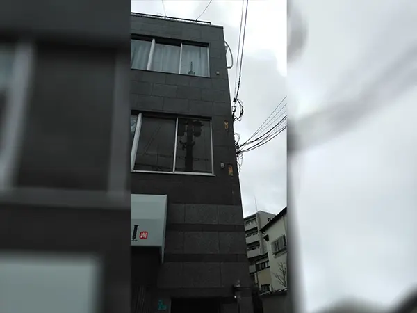 突き出し看板撤去とシート剥がし完了