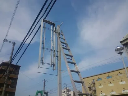 大阪府八尾市｜空き店舗の袖看板白戻しと自立式看板白戻し