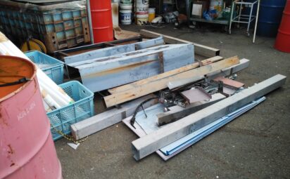 大阪府大阪市西区｜袖看板と支柱撤去