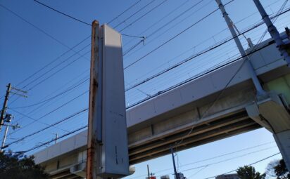 大阪府堺市で電飾袖看板と支柱撤去