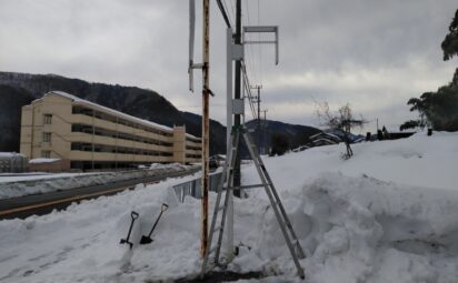 兵庫県美方郡新温泉町｜袖看板撤去と支柱撤去